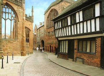 united-kingdom/stratford-upon-avon/attraction/st-mary-s-guildhall-2