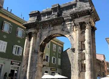 croatia/pula/landmark/muzejsko-galerijski-prostor-sveta-srca