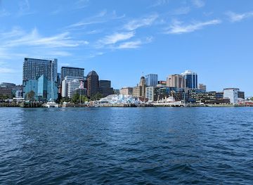 canada/halifax/landmark/harbour-hopper-tours