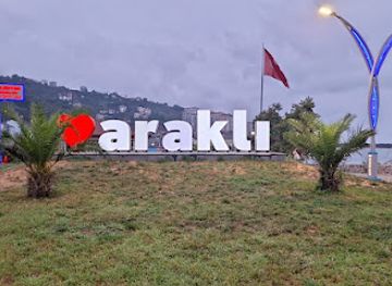 turkiye/trabzon/arakli/landmark/arakli-belediyesi-sahil-oturma-ve-piknik-alani