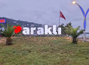 Araklı belediyesi sahil oturma ve piknik alanı