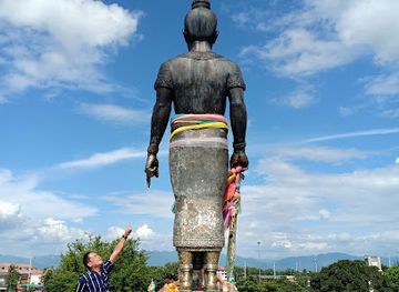 thailand/phetchabun-mountains/landmark/pho-khun-pha-muang-memorial
