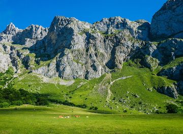 spain/picos-de-europa/landmark/panes-aventura-guias-de-picos-de-europa