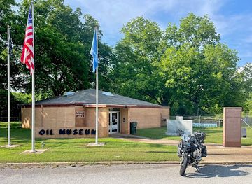 oklahoma/lake-and-trail-country/landmark/healdton-oil-museum