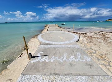antigua-and-barbuda/all-saints/landmark/dickenson-bay-beach
