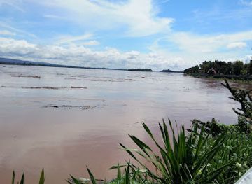 thailand/mekong-river-region/landmark/the-navel-of-mekong-mekong-mid-point
