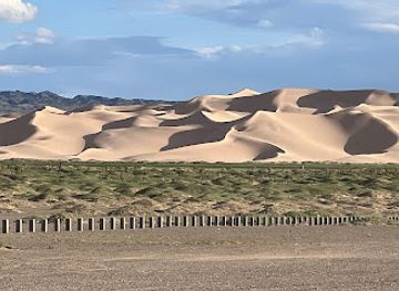 mongolia/buir-lake/landmark/khongor-sand-dune