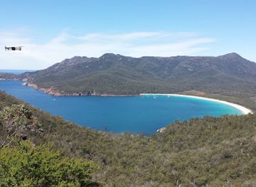 australia/top-end/landmark/wineglass-bay-lookout
