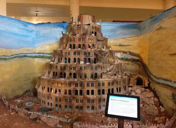 jordan/burial-mounds/landmark/al-hakaya-museum