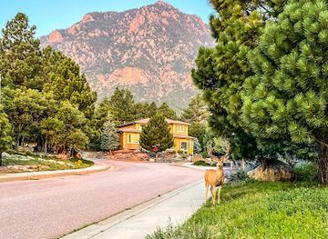 colorado/monument/landmark/cheyenne-mountain
