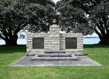 new-zealand/auckland/devonport/landmark/tainiu-memorial