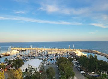 cyprus/larnaca/landmark/larnaca-port
