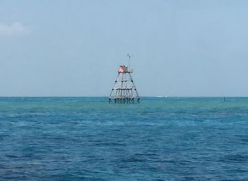 florida/florida-keys/landmark/molasses-reef-light-house