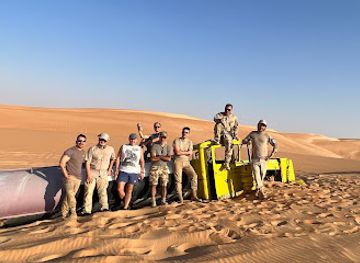 united-arab-emirates/liwa-oasis/landmark/liwa-yellow-truck