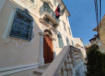 italy/trieste/landmark/palaca-besenghi-degli-ughi