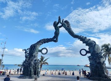 mexico/playa-del-carmen/punta-esmeralda/landmark/portal-maya