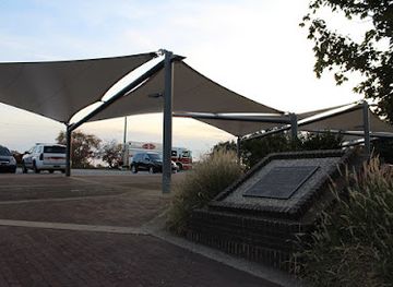 north-carolina/hickory/landmark/sails-on-the-square