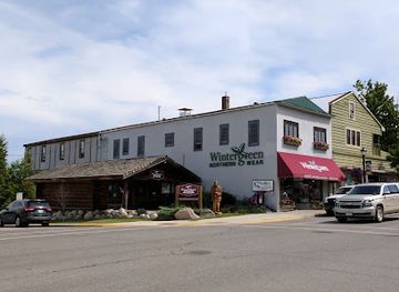 minnesota/ely/landmark/wintergreen-northern-wear