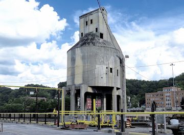 west-virginia/bluefield/landmark/bluefield-west-virginia-norfolk-western-coal-tower