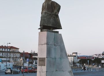 portugal/viana-do-castelo/landmark/estatua-de-joao-alvares-fagundes