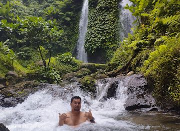 philippines/bicol-region/landmark/itbog-twin-falls
