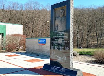 pennsylvania/anthracite-coal-region/landmark/miners-monument
