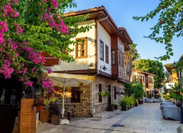 turkiye/troad/landmark/hadrian-s-gate