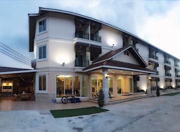 thailand/ubon-ratchathani/landmark/chansuda-lake-view-hotel