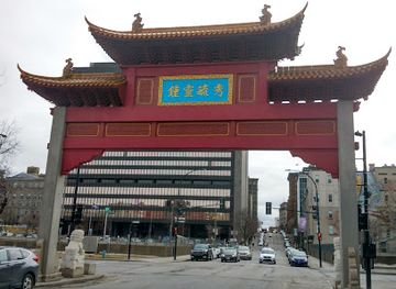 canada/monteregie/landmark/gate-of-china-town-south-paifang