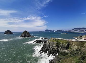 south-korea/busan-beaches/landmark/tejongsa-buddhist-temple