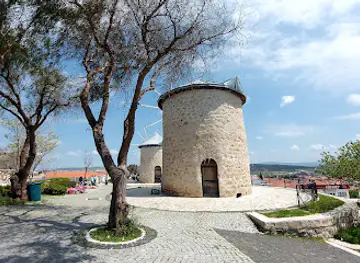 Alaçatı Değirmenleri