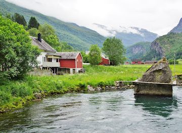 norway/flam/landmark/steinsholen-river-bridges
