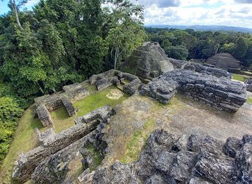belize/caracol/landmark/tukan-shuttles-adventures