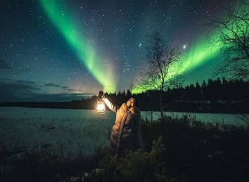 finland/rovaniemi/landmark/aurora-hunting