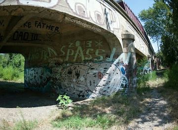 tennessee/french-broad-river-valley/landmark/french-broad-river-greenway-railroad-bridge