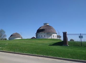 illinois/northern-illinois/landmark/university-of-illinois-round-barns