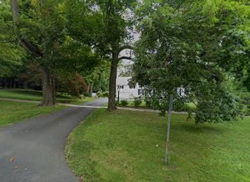 vermont/bennington-county/landmark/catamount-statue-site-of-historic-catamount-tavern