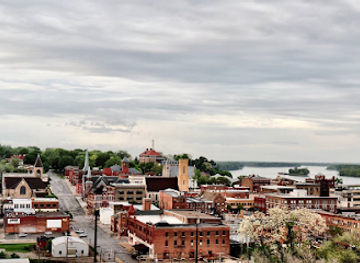 iowa/burlington/landmark/burlington-vintage-co