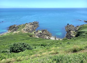 guernsey/lihou/landmark/jerbourg-kiosk
