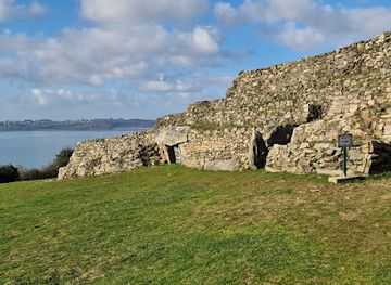 france/brittany-coast/landmark/cairn-of-barnenez