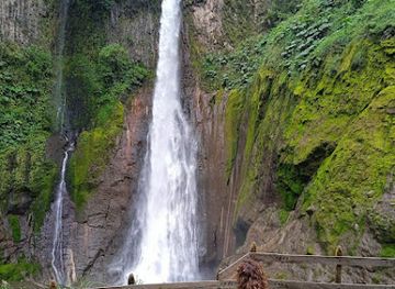 costa-rica/northern-plains/landmark/catarata-del-toro