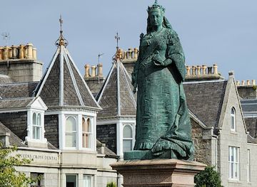 united-kingdom/aberdeen/landmark/queen-victoria-statue