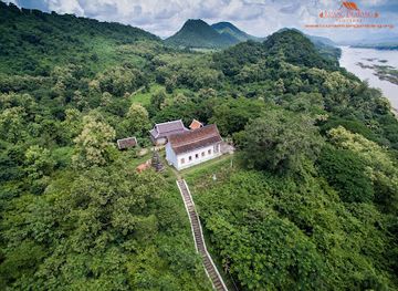 laos/mekong-river-valley/landmark/wat-chomphet