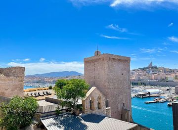 france/marseille/la-joliette/landmark/tour-du-roi-rene