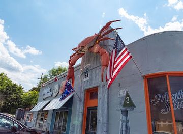 west-virginia/martinsburg/landmark/mother-shuckers-crab-shack
