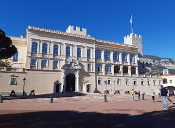 monaco/la-condamine/landmark/francois-grimaldi-statue