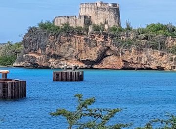 curacao/groot-santa-martha/landmark/tugboat-beach