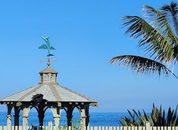 california/la-jolla/landmark/redwood-hollow-cottages