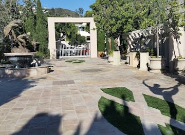 california/laguna-beach/landmark/dawson-cole-fine-art-gallery-sculpture-garden