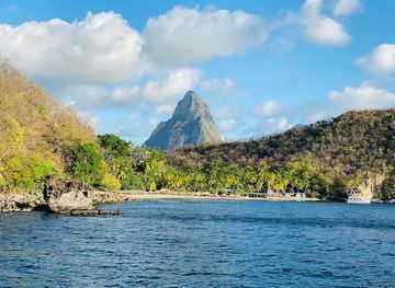 saint-lucia/malgretoute/landmark/anse-mamin-beach